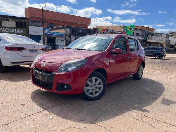 RENAULT SANDERO 1.0 EXPRESSION 16V FLEX 4P MANUAL RENAULT SANDERO 1.0 EXPRESSION 16V FLEX 4P MANUAL